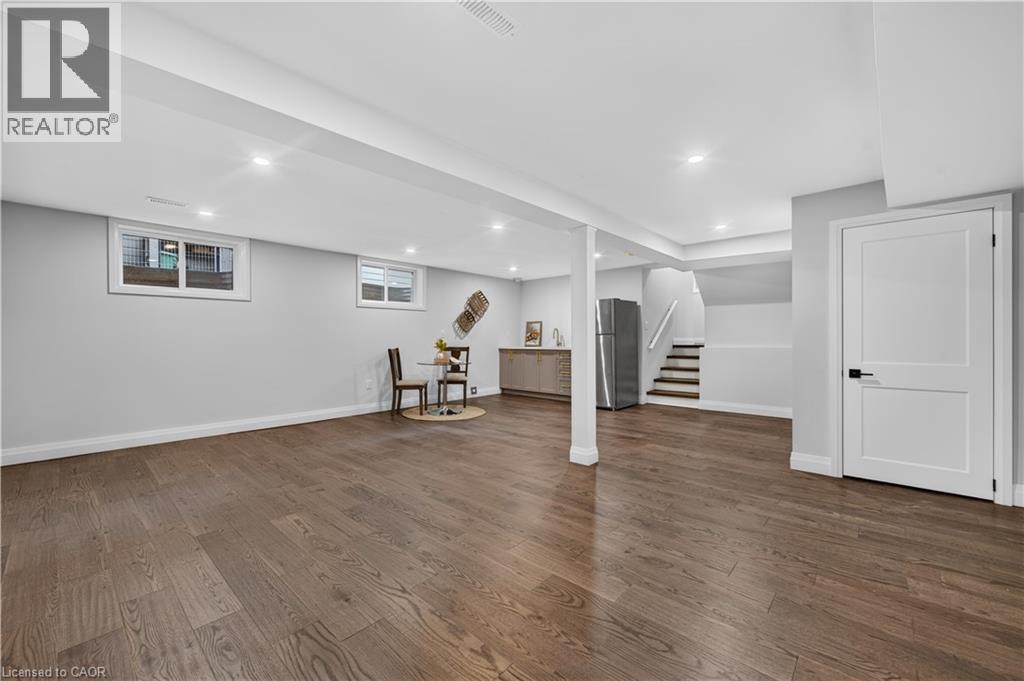 4 WOODCREST Drive - Image 39