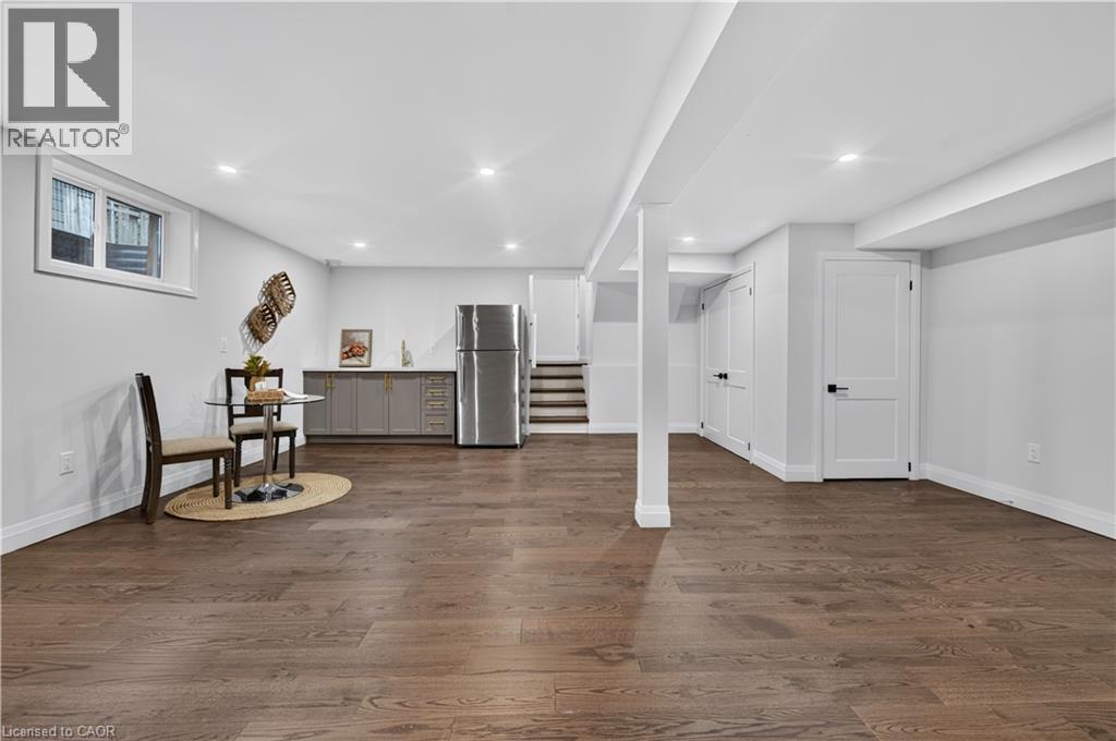 4 WOODCREST Drive - Image 40