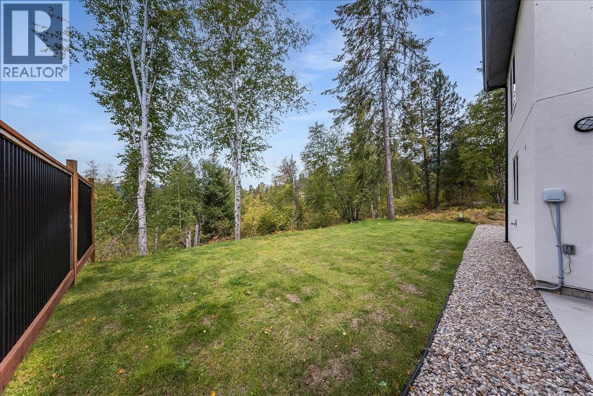 3736 Toba Road - 45