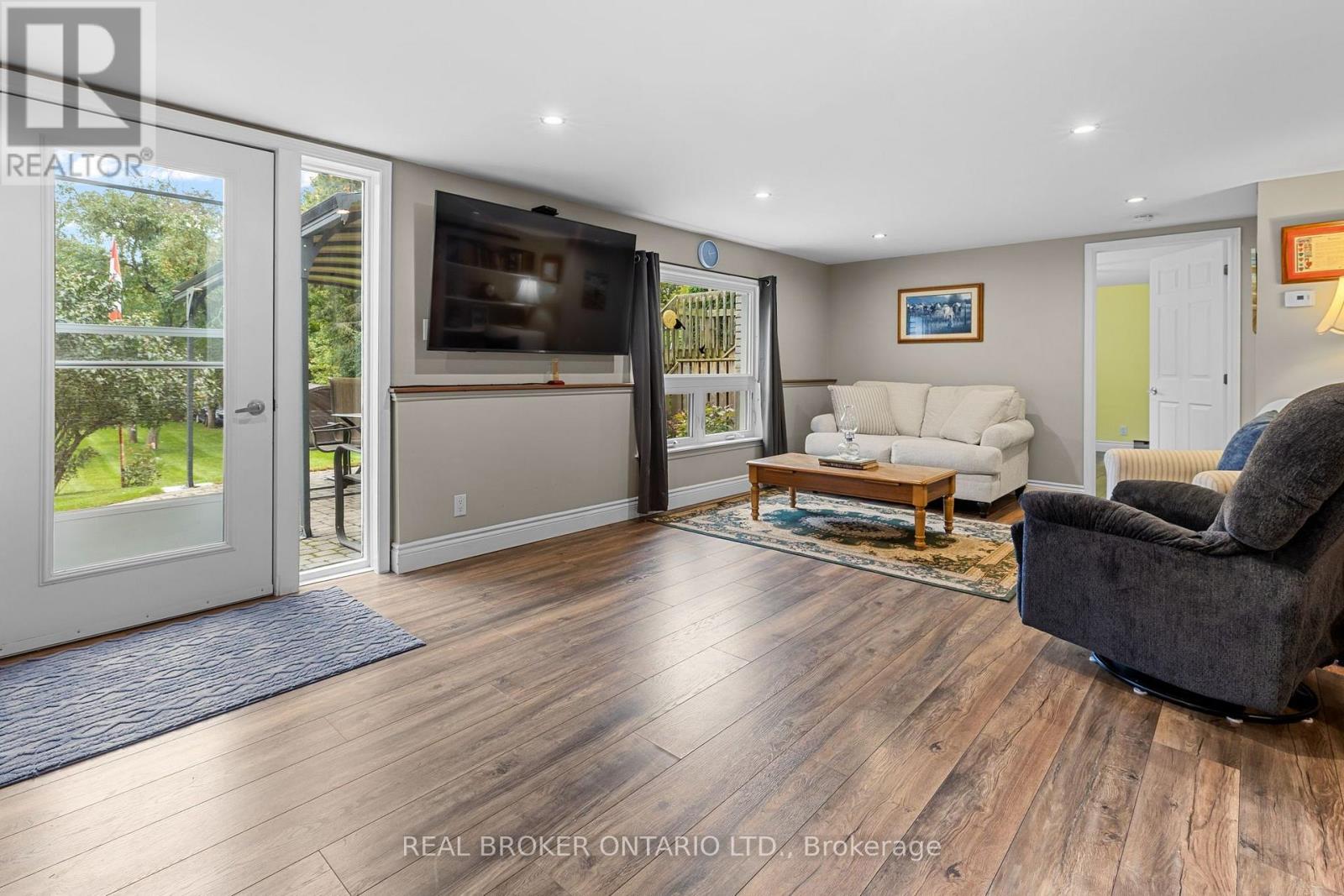316 CLOTHIER STREET W - 23