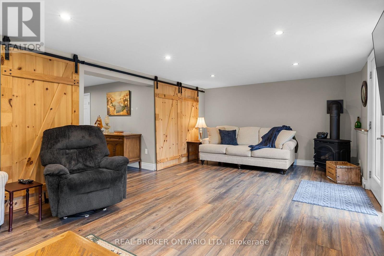316 CLOTHIER STREET W - Image 25