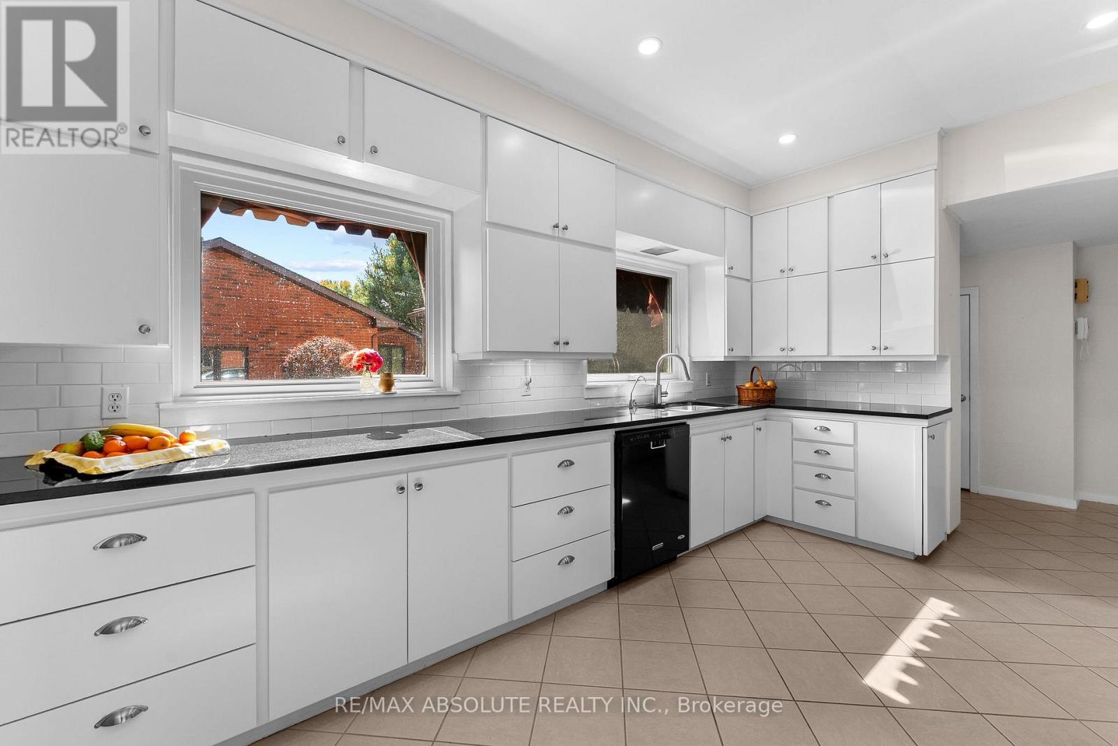 290 HARRINGTON STREET - Image 23