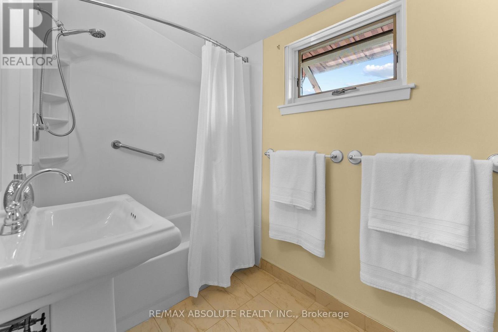 290 HARRINGTON STREET - Image 33