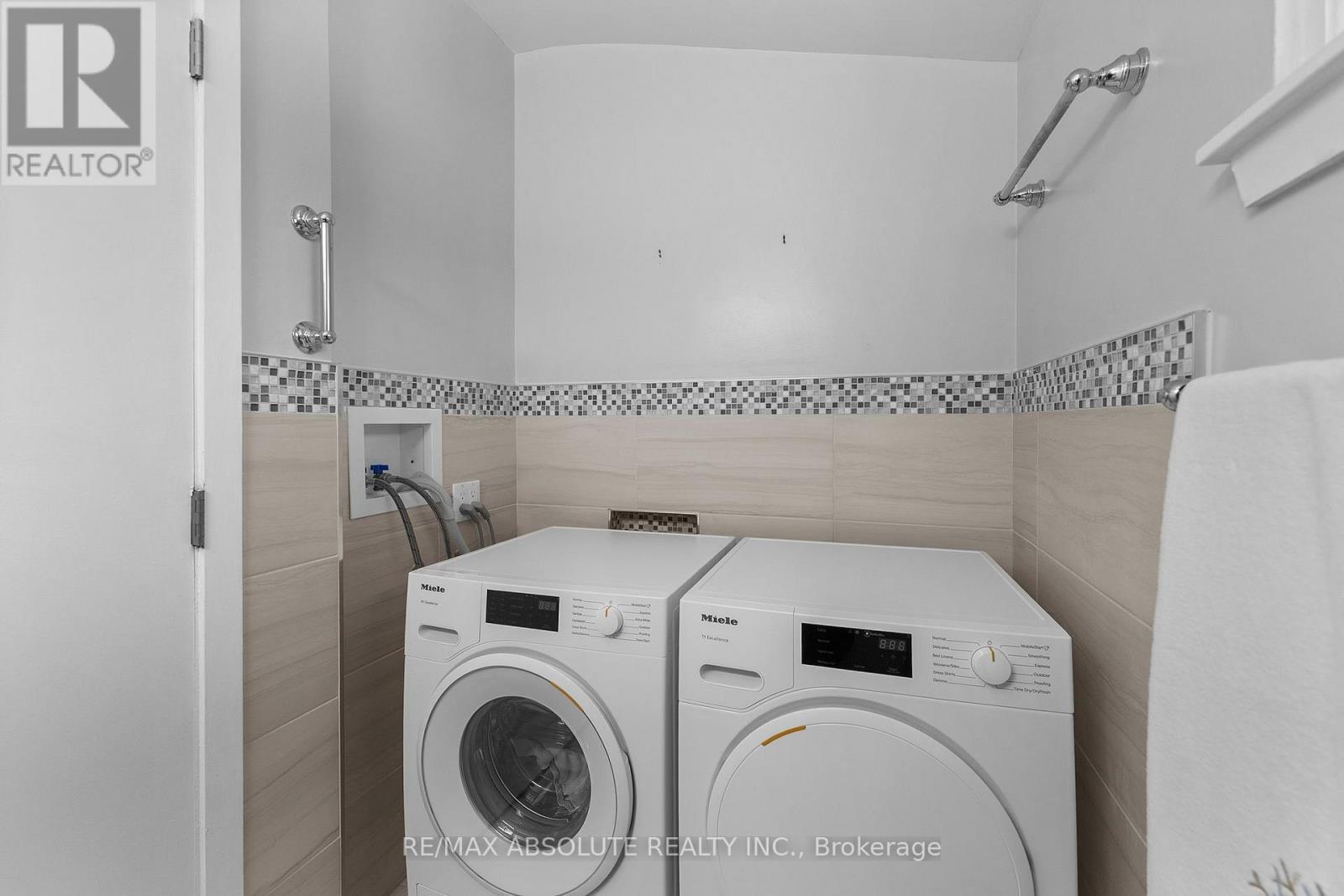 290 HARRINGTON STREET - Image 35