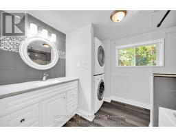 B - 1896 Featherston Drive, Ottawa, ON K1H6P5 Photo 17