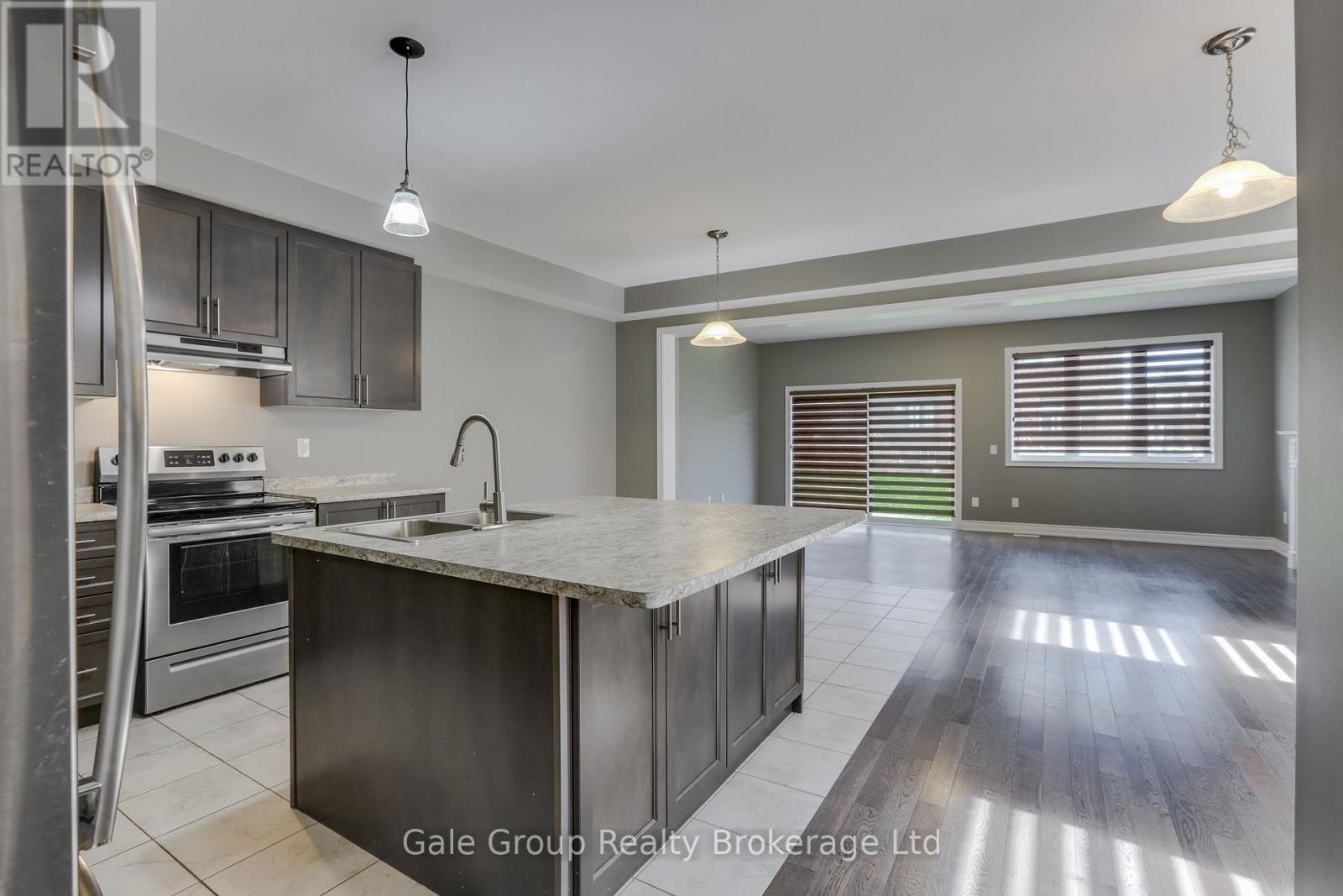 118 Huntingford Trail West — photo 10