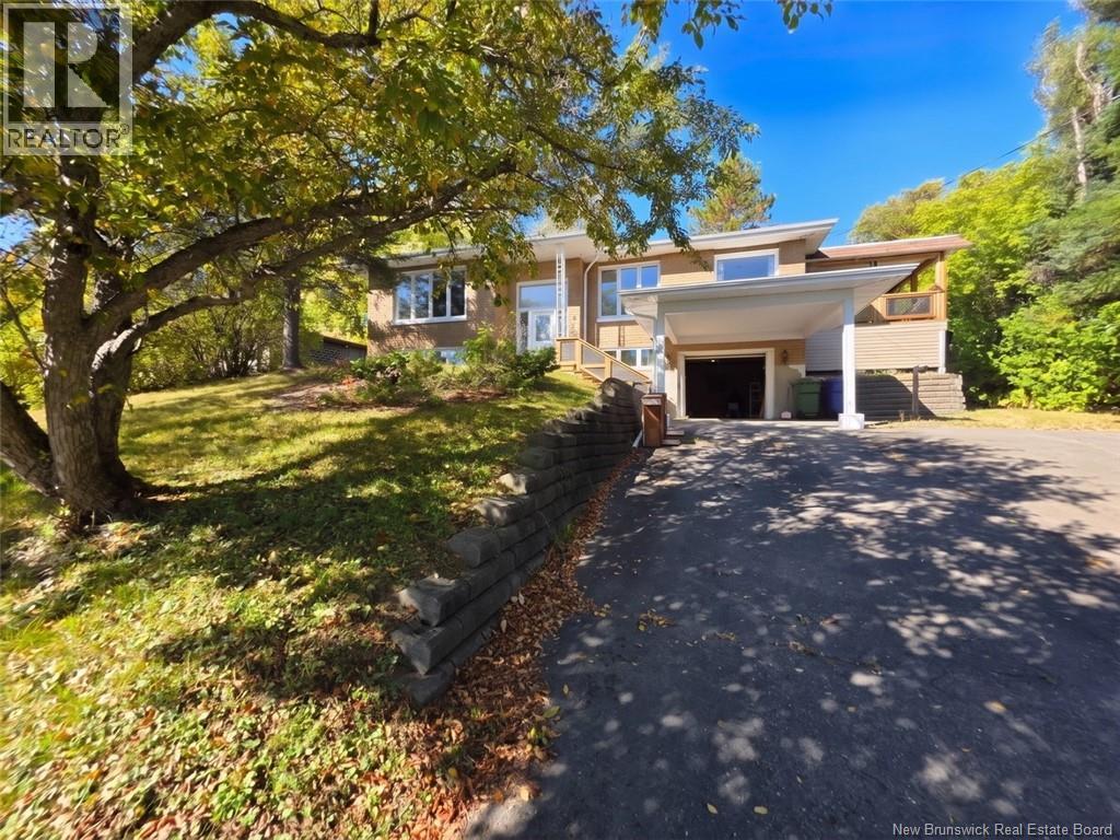67 Narcisse-Beaulieu Street, Edmundston, New Brunswick, E3V1N9, Edmundston, New Brunswick — photo 1 of 5