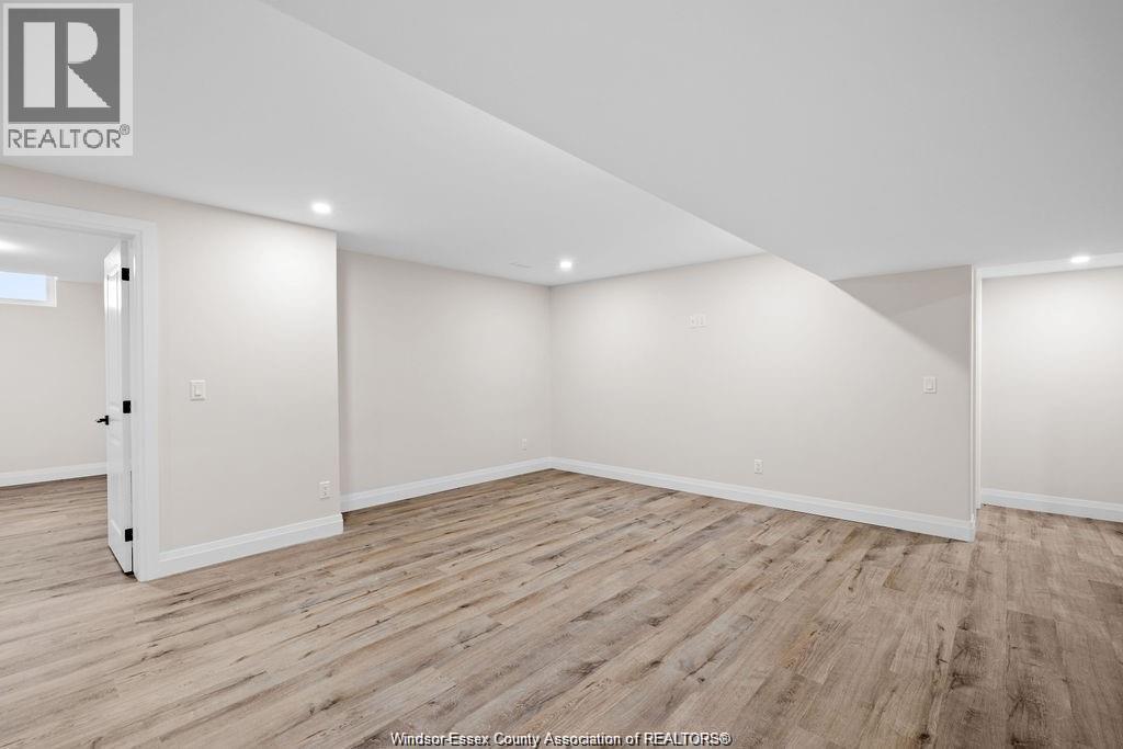 7558 SILVERLEAF LANE - Image 32