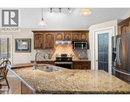 4pc Bathroom - 93 Coach Court Sw, Calgary, AB T3H4P7 Photo 14