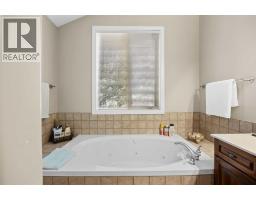 93 Coach Court Sw, Calgary, AB T3H4P7 Photo 26