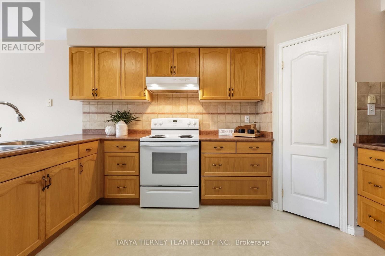 5 PADFIELD DRIVE - 19