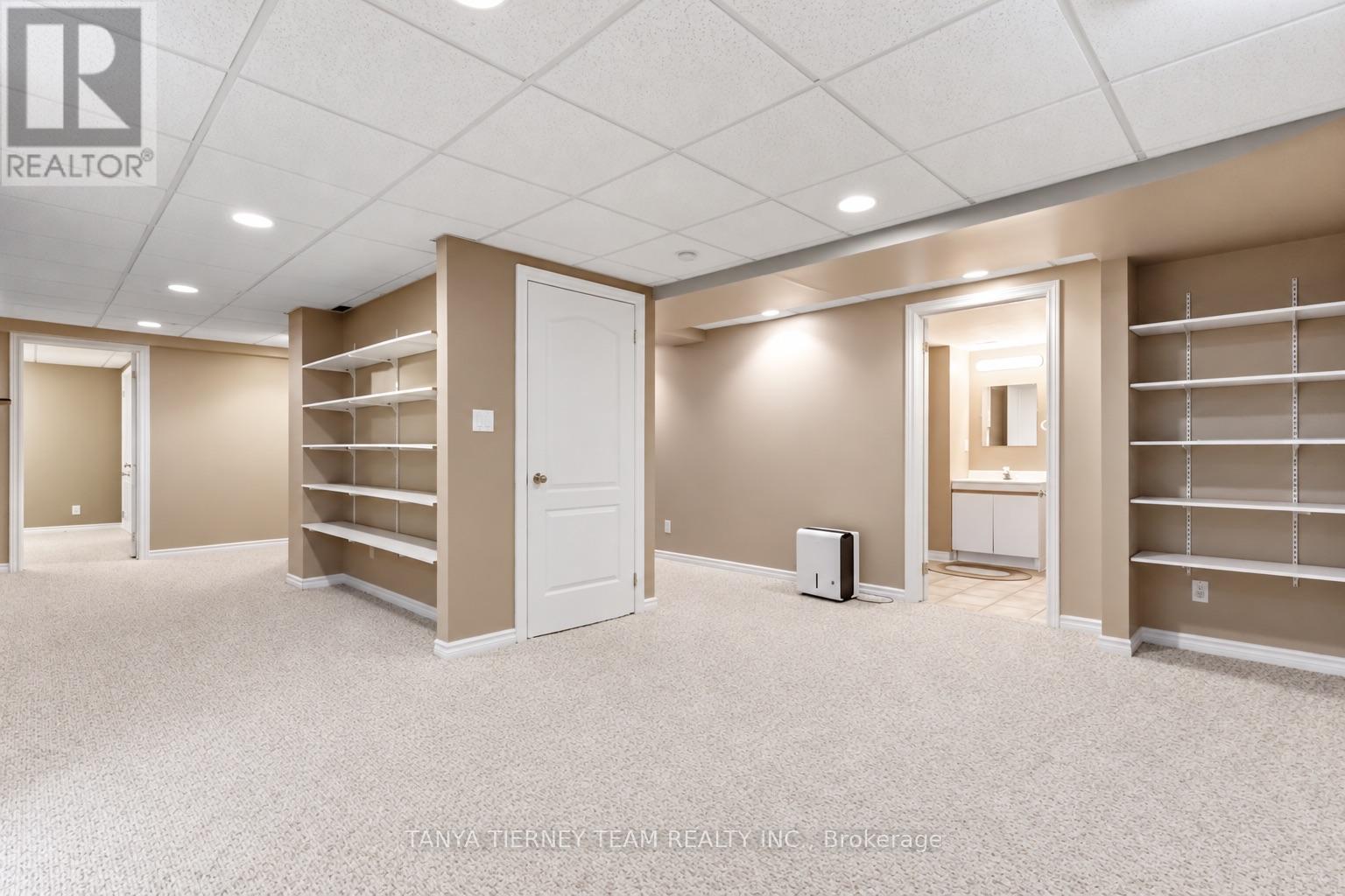 5 PADFIELD DRIVE - 32