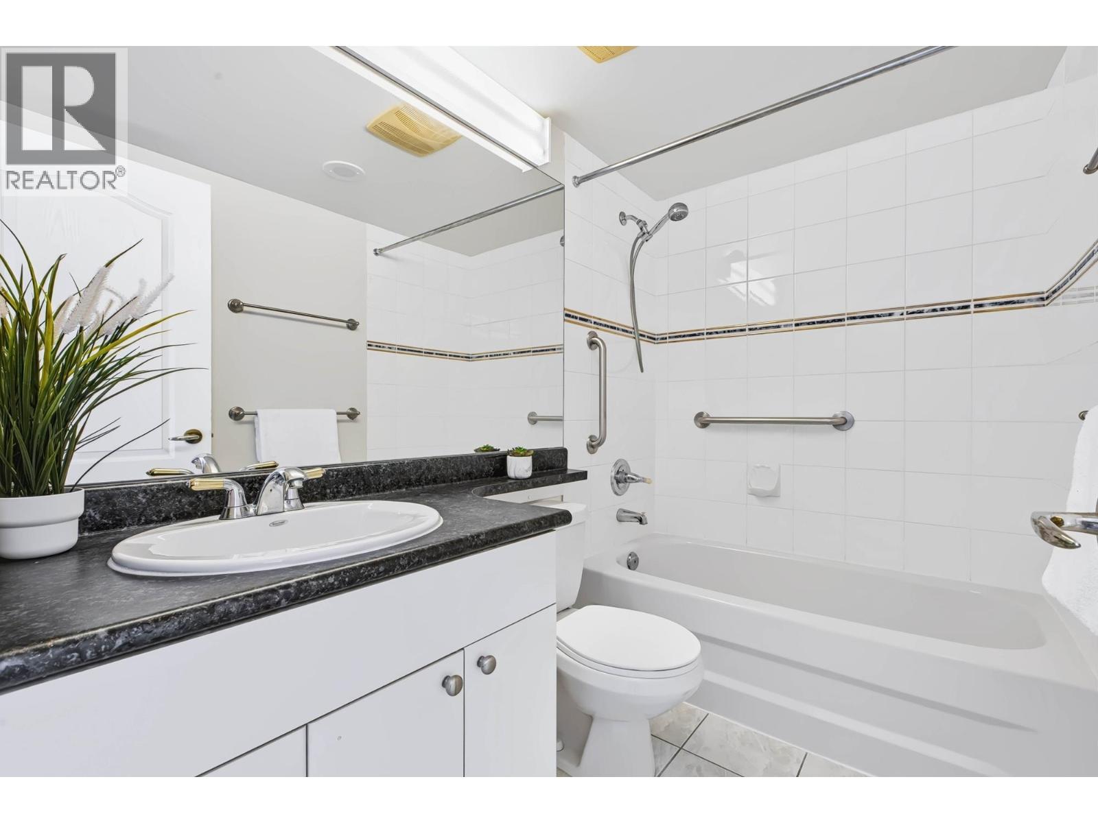 Photo of 1403 8171 SABA ROAD 18
