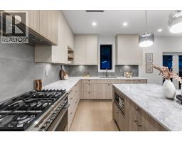 1 7061 Paulus Crescent, Burnaby, BC V5A1P4 Photo 11