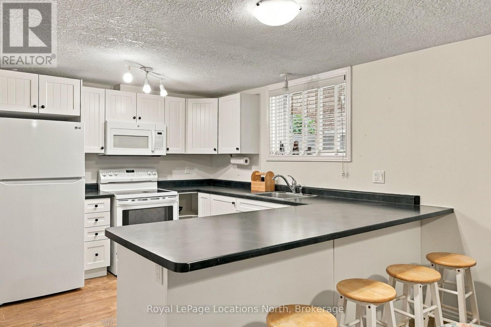 15 KAYLA CRESCENT - Image 31