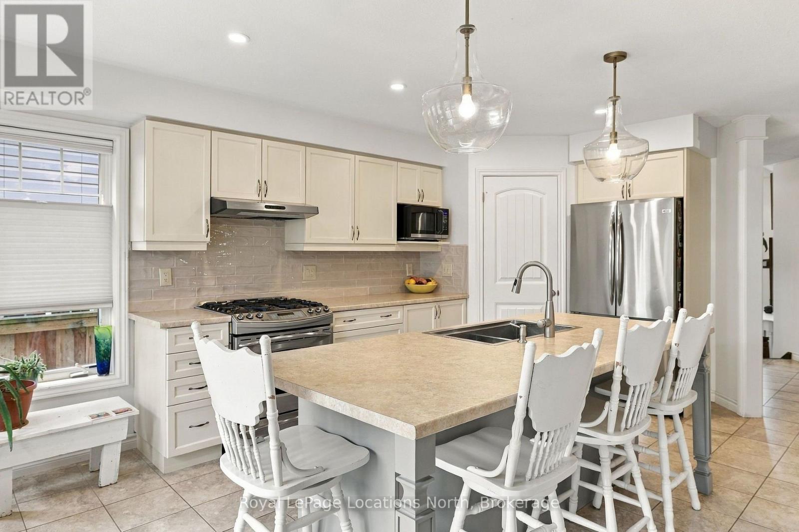 15 KAYLA CRESCENT - Image 7