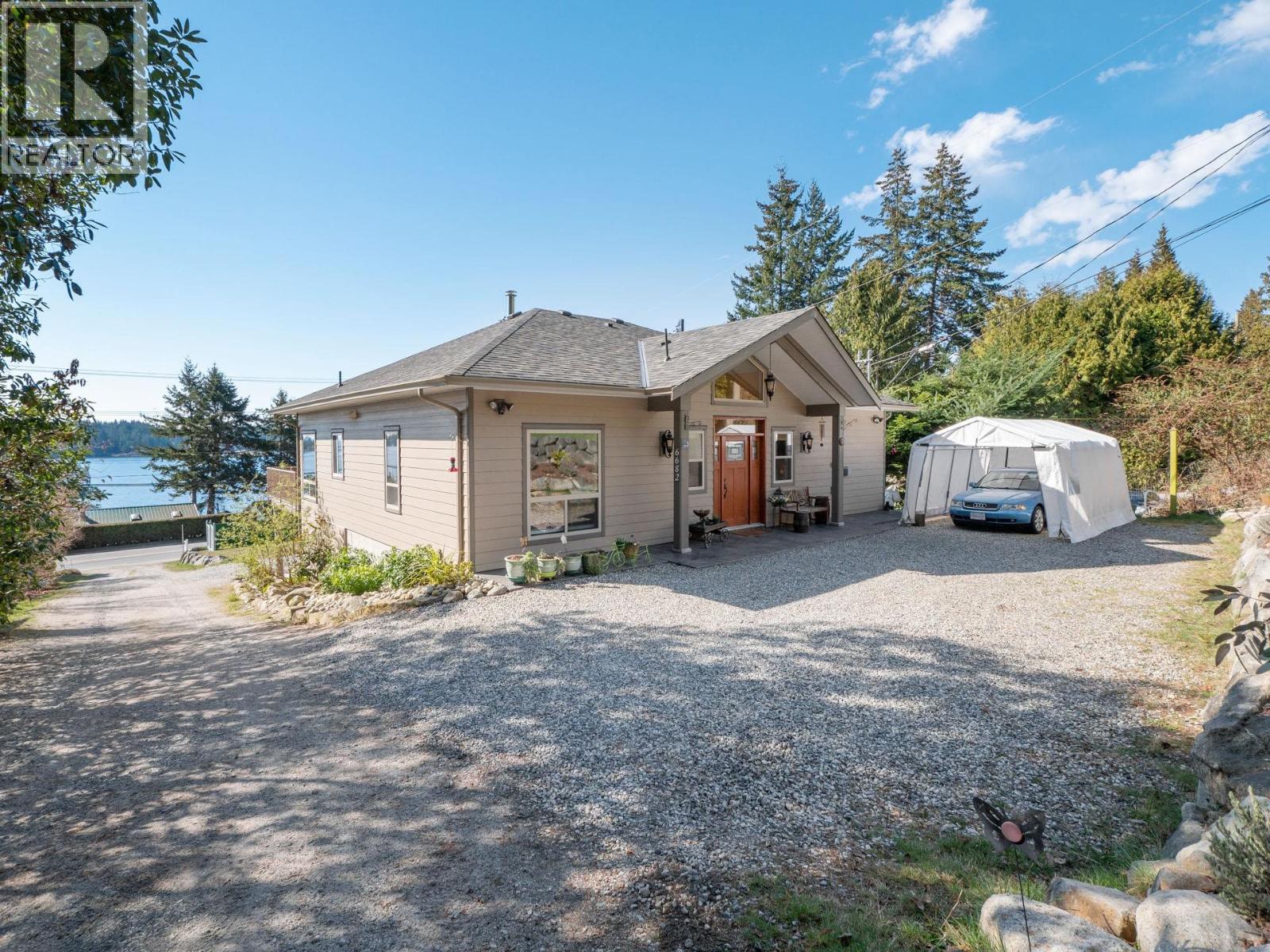 6682 SUNSHINE COAST HIGHWAY, Sechelt