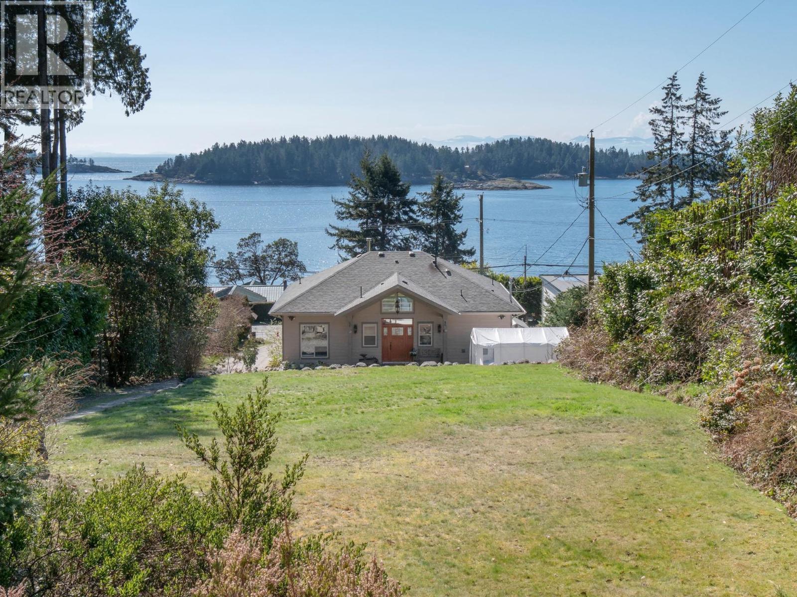 6682 SUNSHINE COAST HIGHWAY, Sechelt