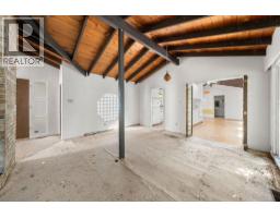 3745 Southridge Avenue, West Vancouver, BC V7V3H9 Photo 10