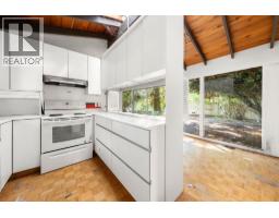 3745 Southridge Avenue, West Vancouver, BC V7V3H9 Photo 13