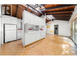 3745 Southridge Avenue, West Vancouver, BC V7V3H9 Photo 14