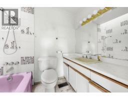 3745 Southridge Avenue, West Vancouver, BC V7V3H9 Photo 19