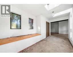 3745 Southridge Avenue, West Vancouver, BC V7V3H9 Photo 21