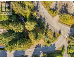 3745 Southridge Avenue, West Vancouver, BC V7V3H9 Photo 24