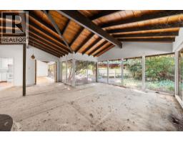 3745 Southridge Avenue, West Vancouver, BC V7V3H9 Photo 7