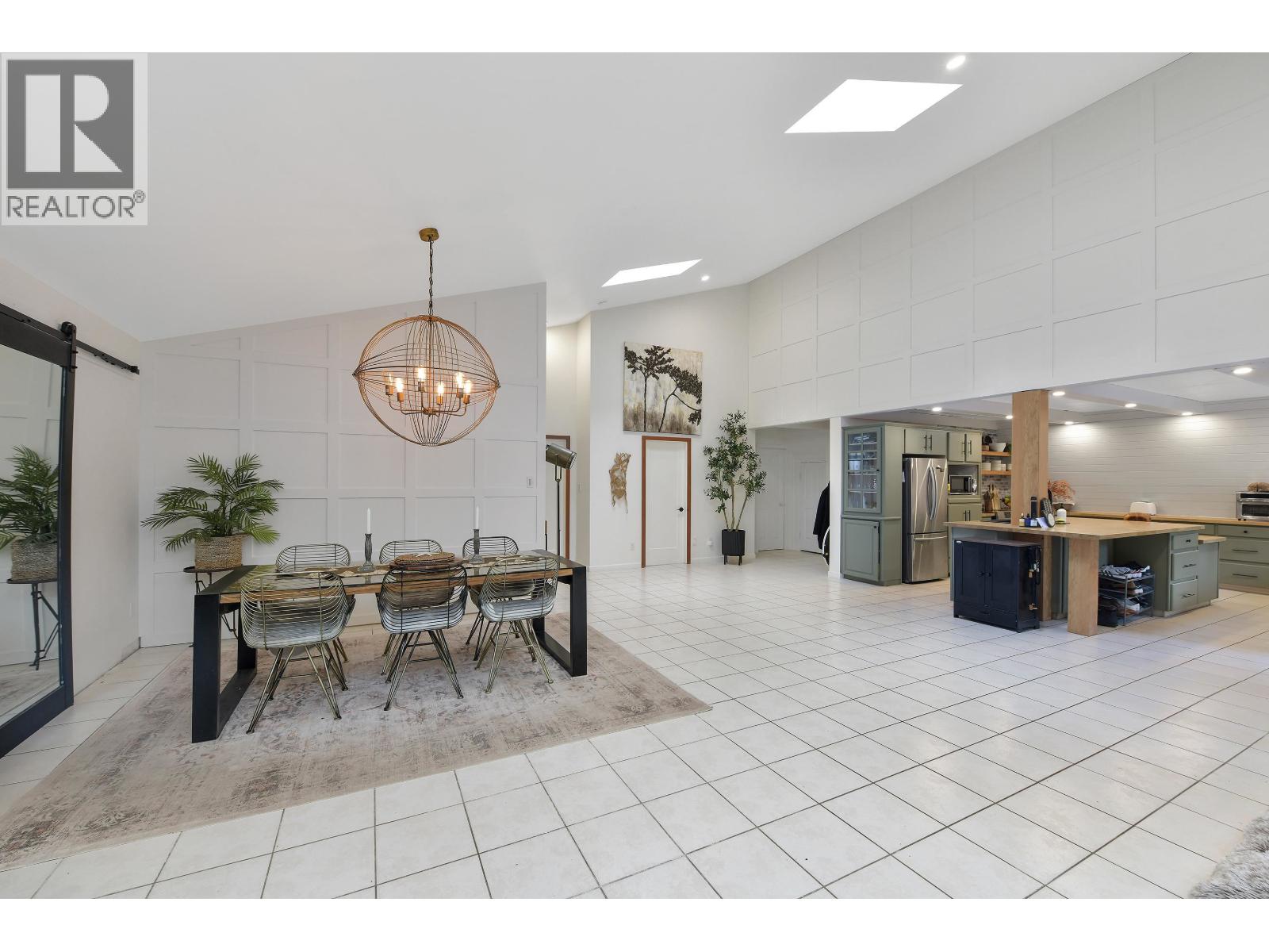 505 BAYVIEW DRIVE, Mayne Island