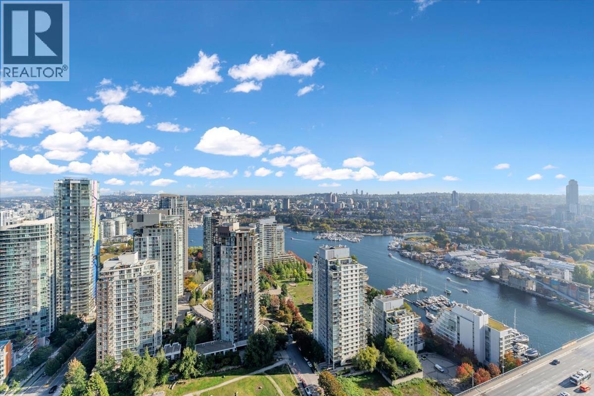 4510 1480 HOWE STREET, Vancouver - Image 1