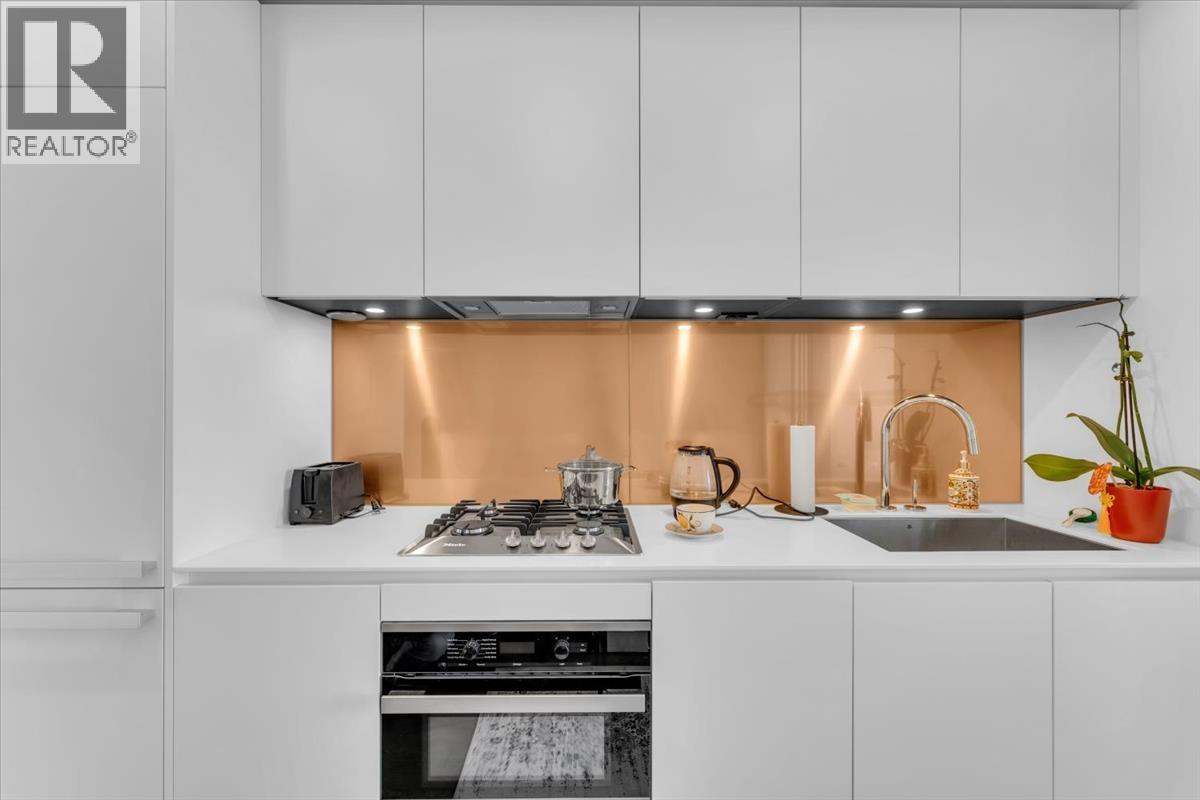 4510 1480 HOWE STREET, Vancouver - Image 1