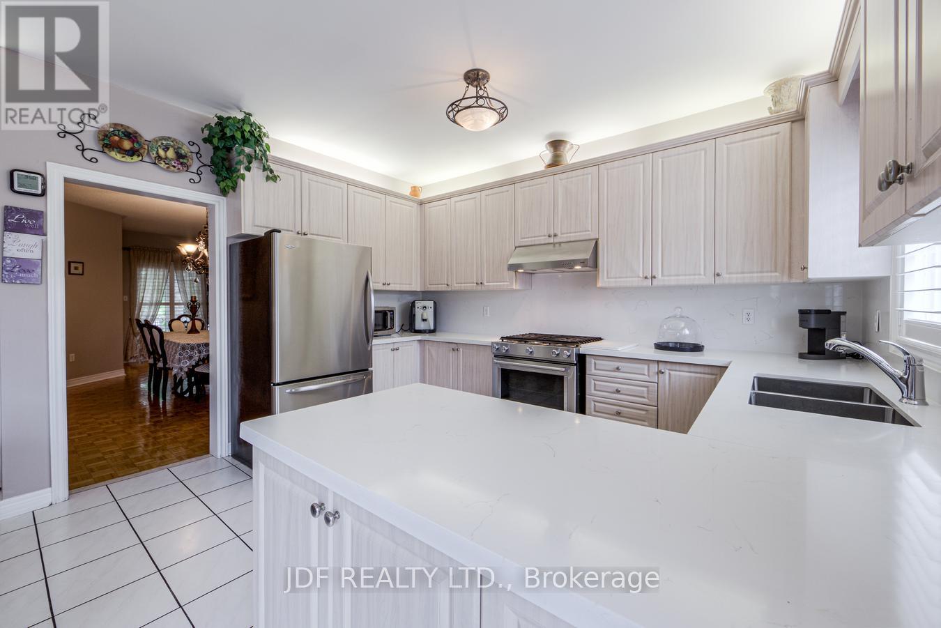 164 GOLDEN GATE CIRCLE - Image 13