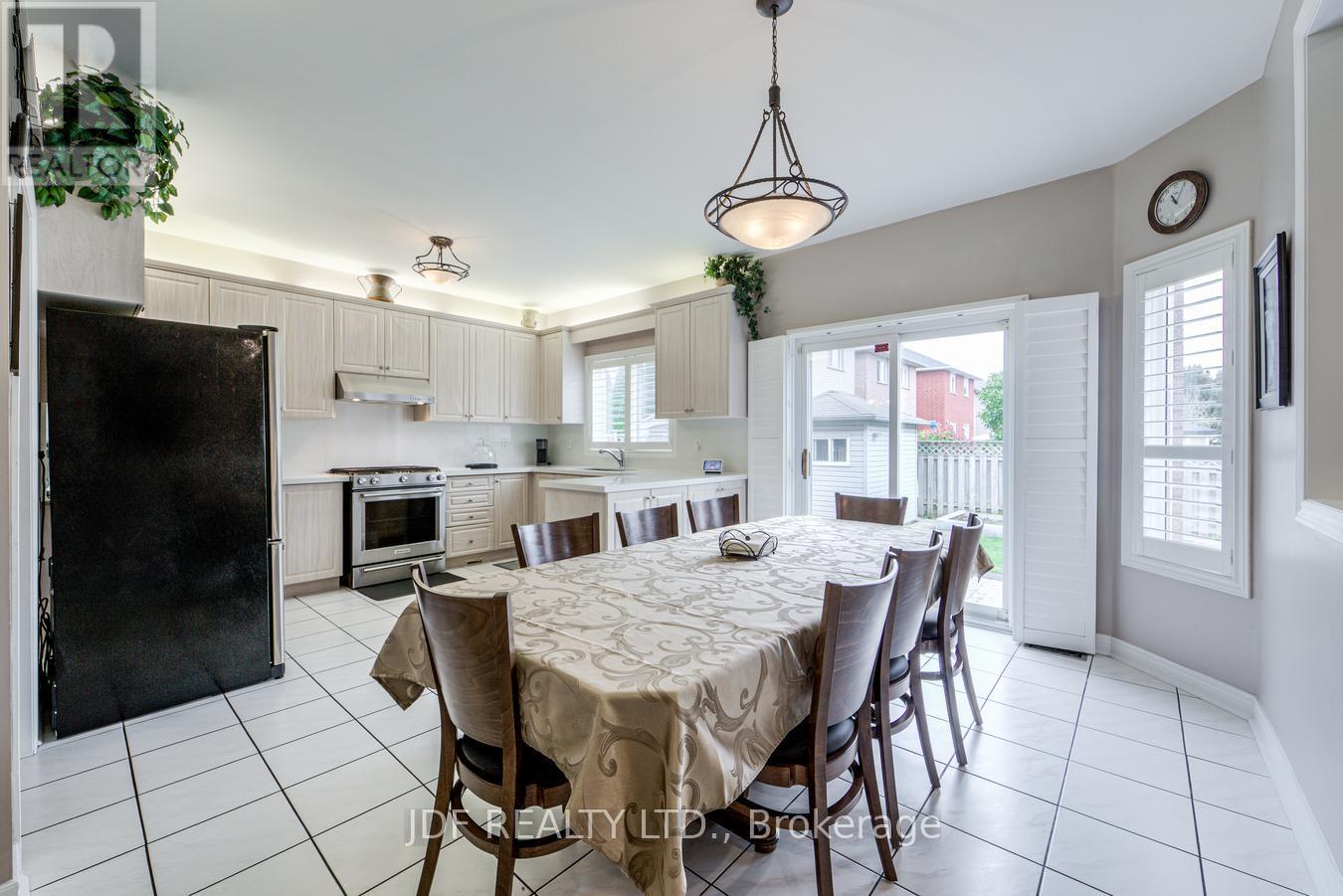 164 GOLDEN GATE CIRCLE - Image 15