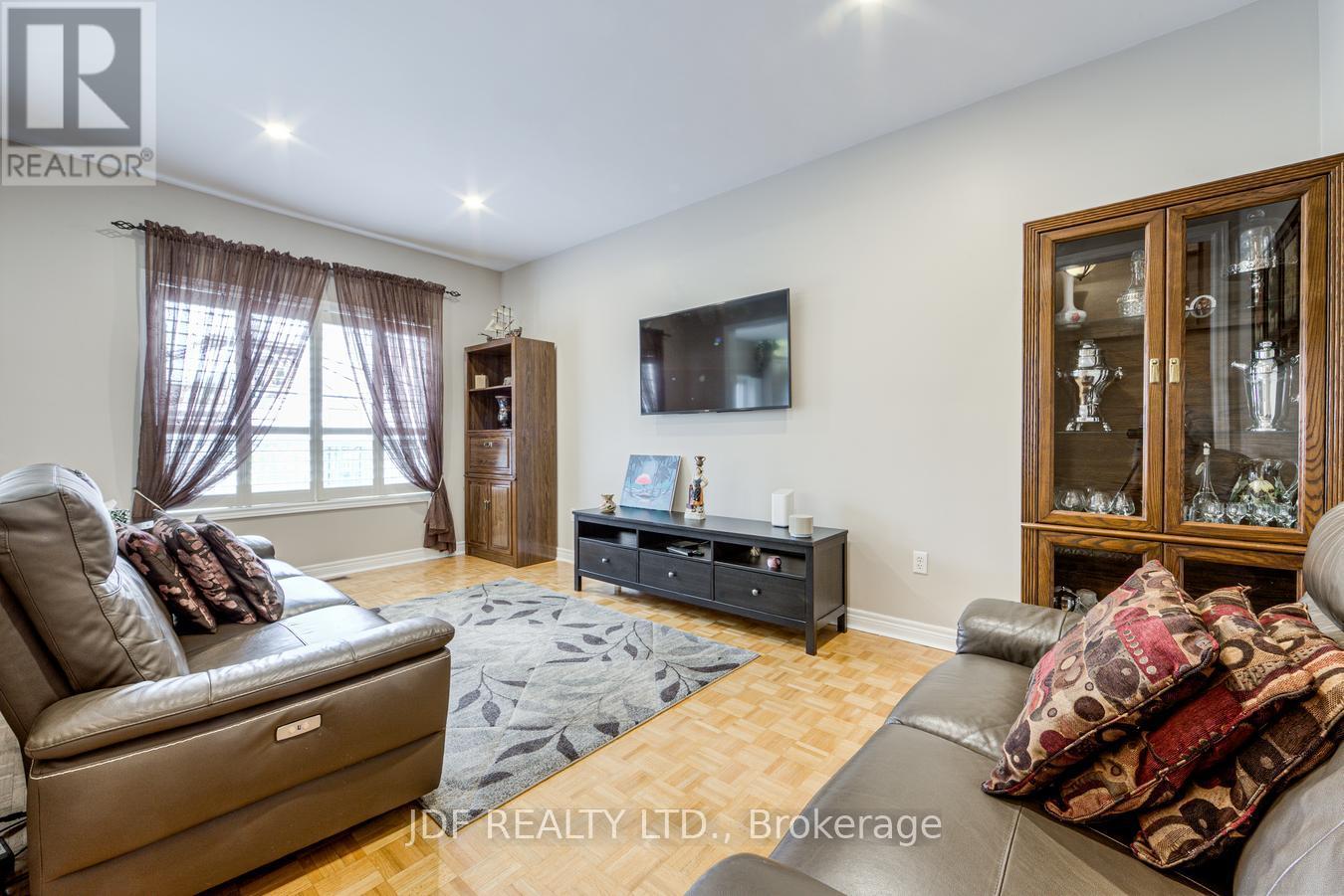 164 GOLDEN GATE CIRCLE - 16