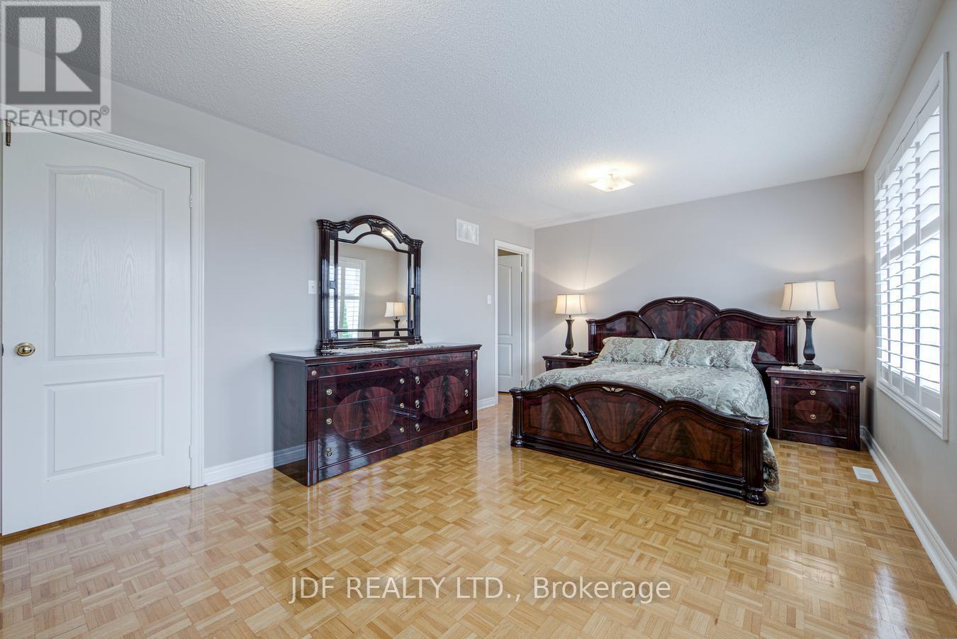 164 GOLDEN GATE CIRCLE - 23