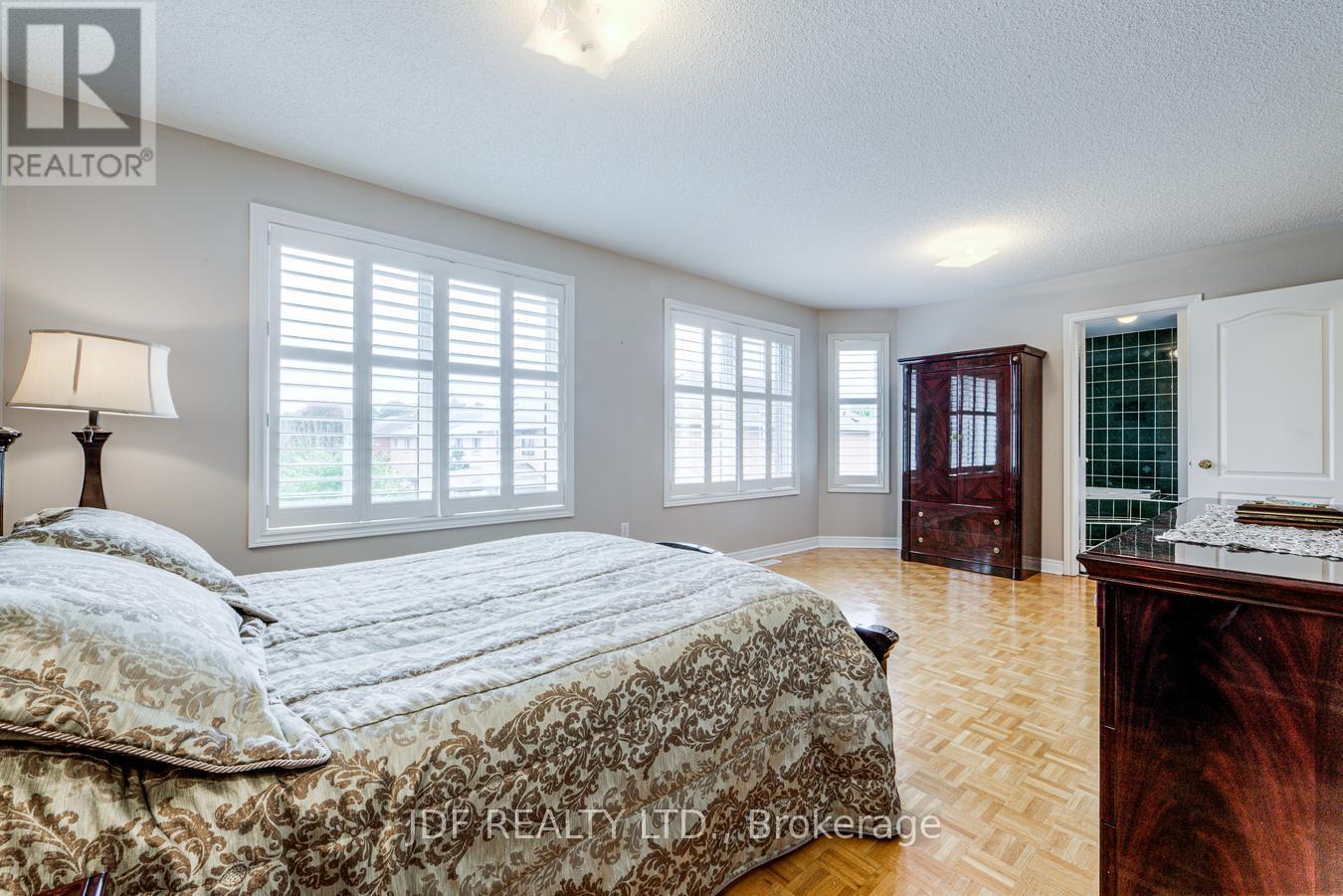 164 GOLDEN GATE CIRCLE - 24