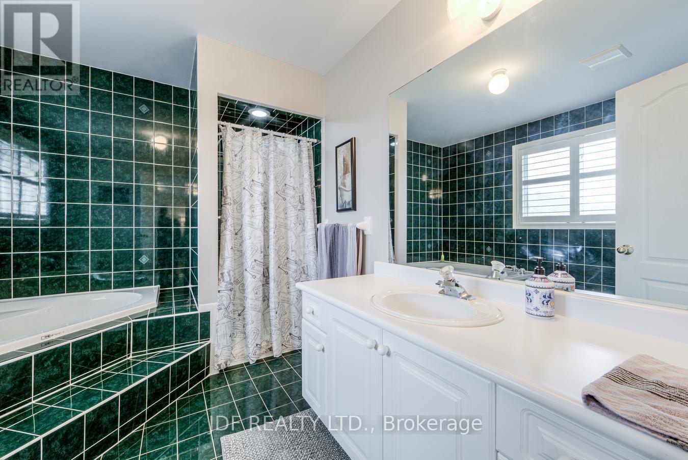 164 GOLDEN GATE CIRCLE - Image 25