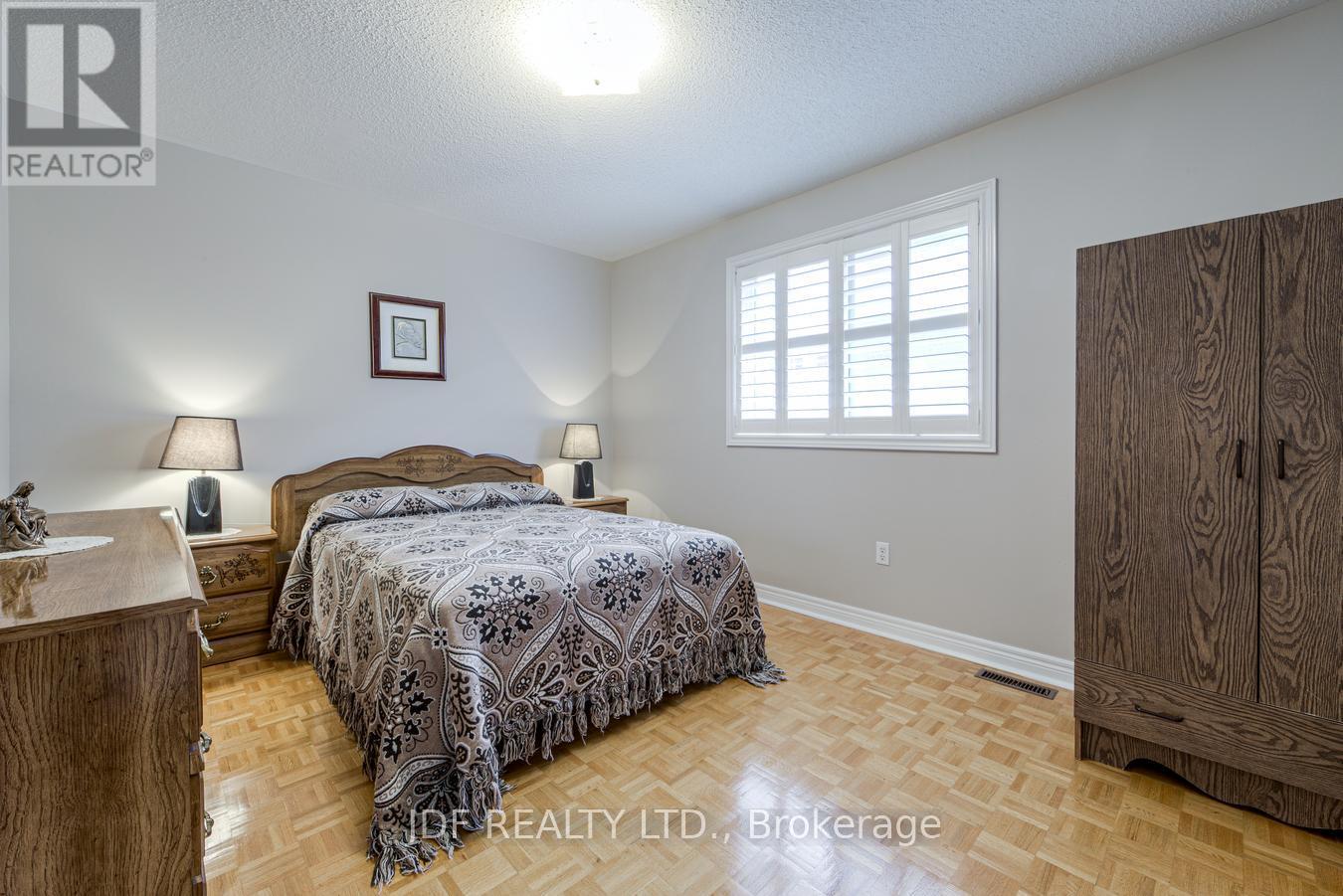 164 GOLDEN GATE CIRCLE - 27
