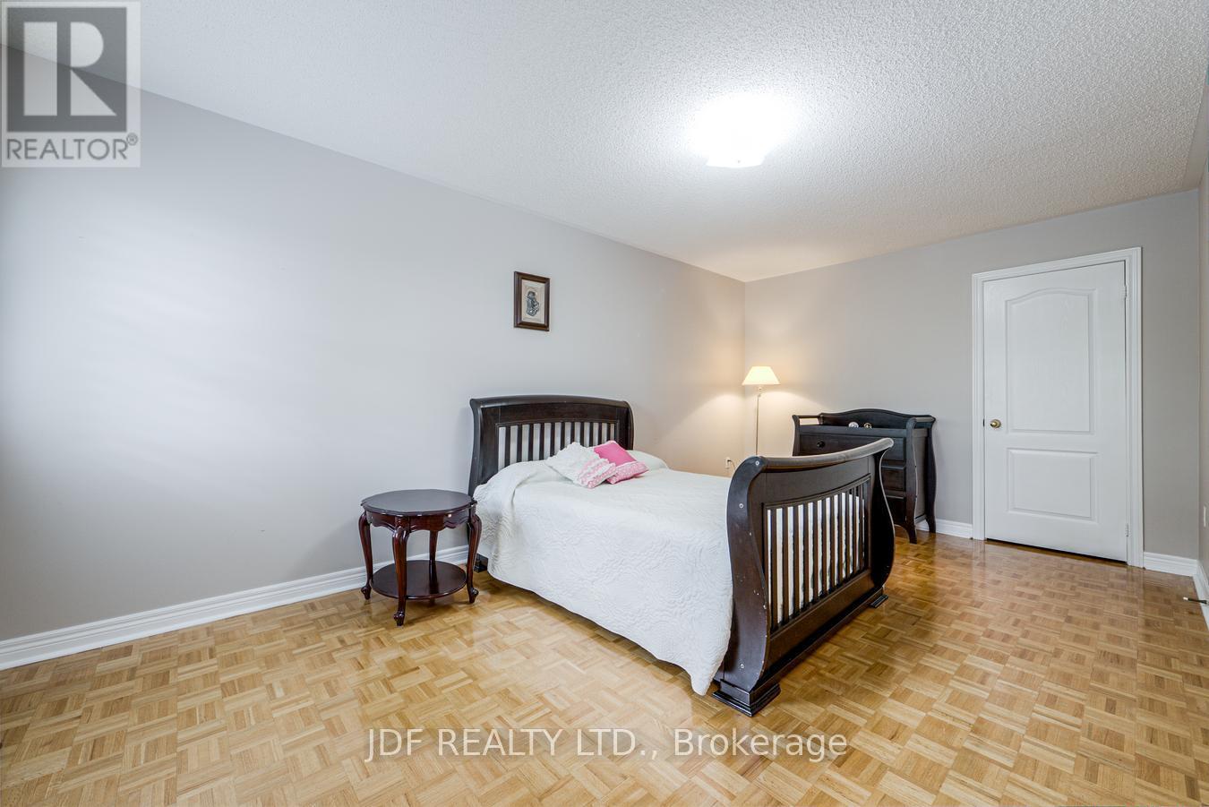 164 GOLDEN GATE CIRCLE - 33