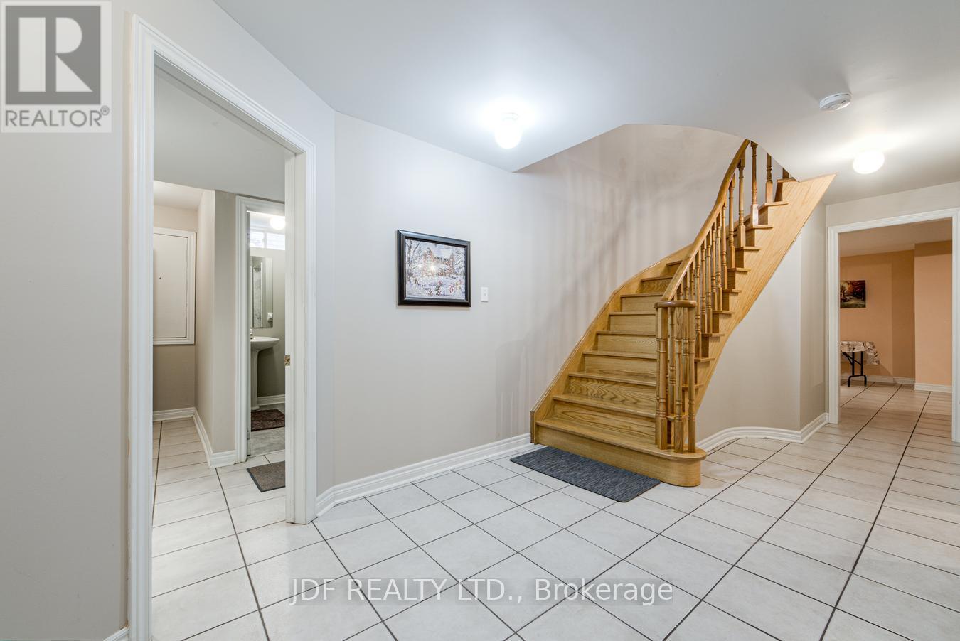 164 GOLDEN GATE CIRCLE - Image 36