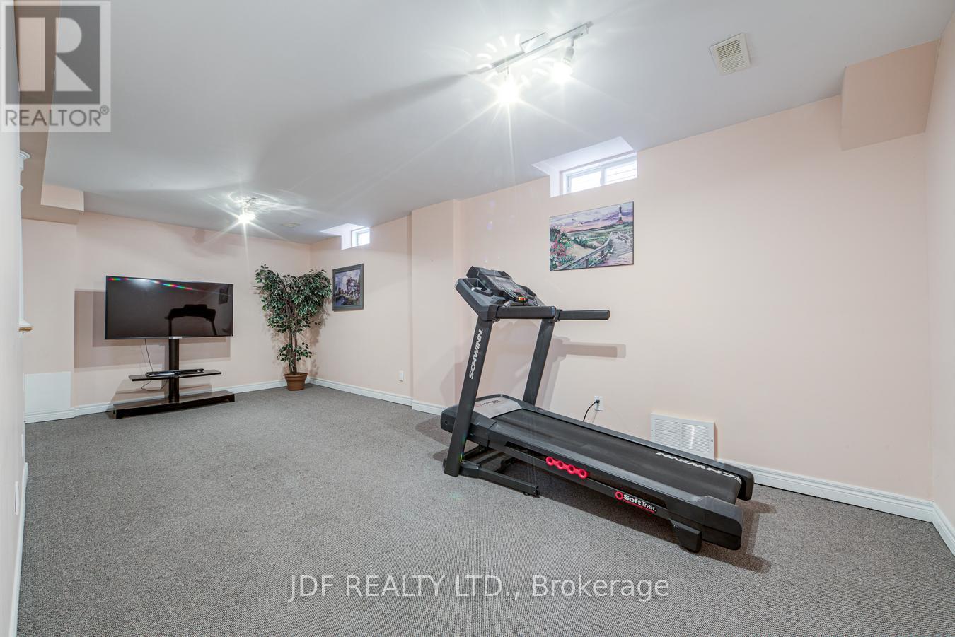 164 GOLDEN GATE CIRCLE - 37