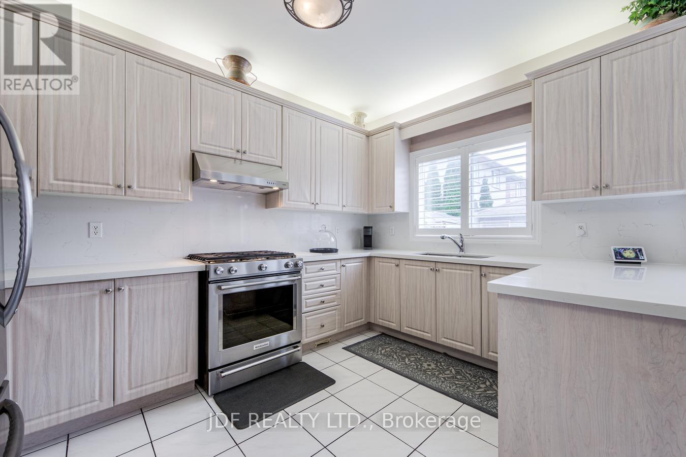 164 GOLDEN GATE CIRCLE - 9