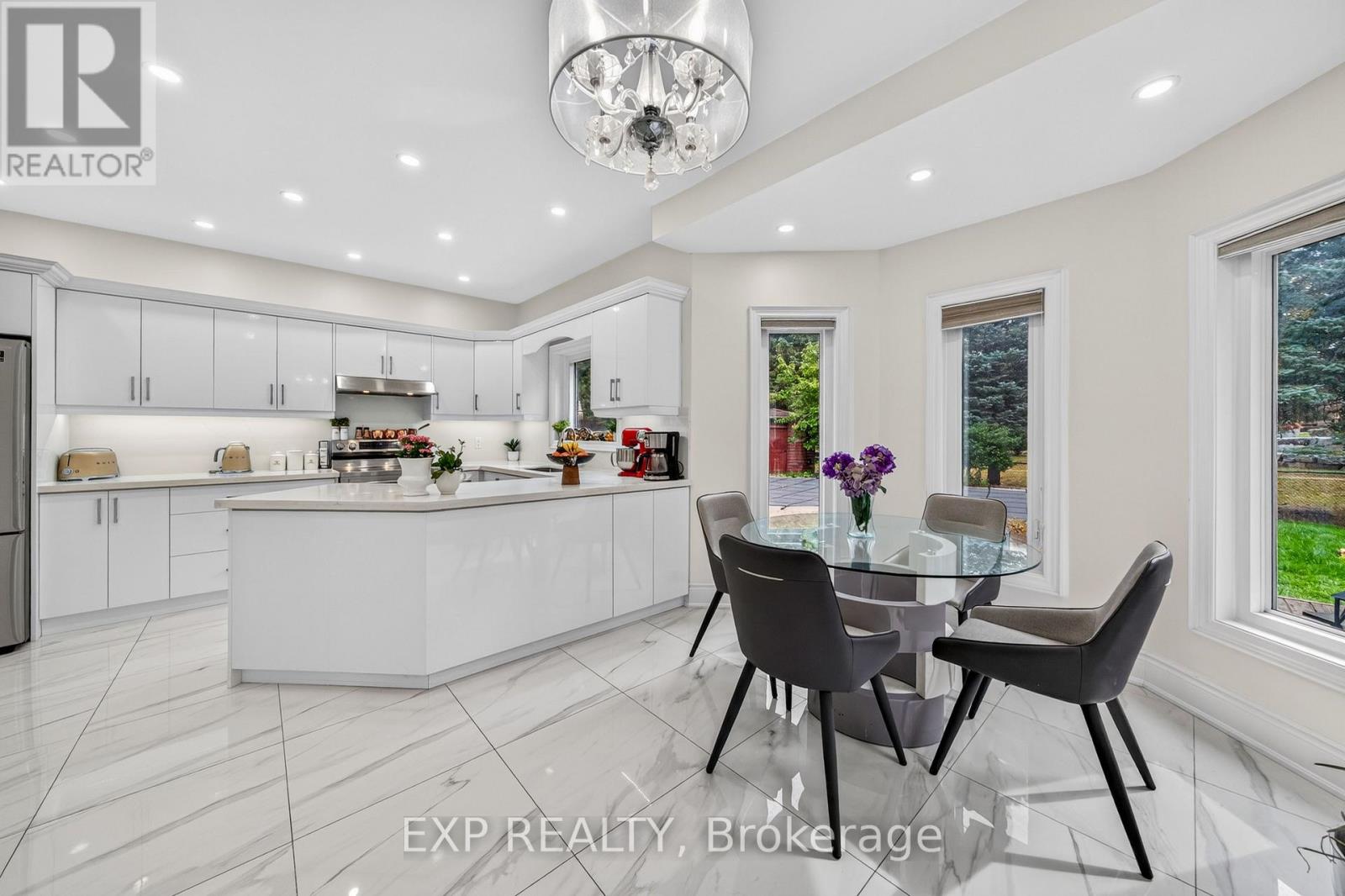 785 Quantra Crescent, Newmarket, ON photo 25