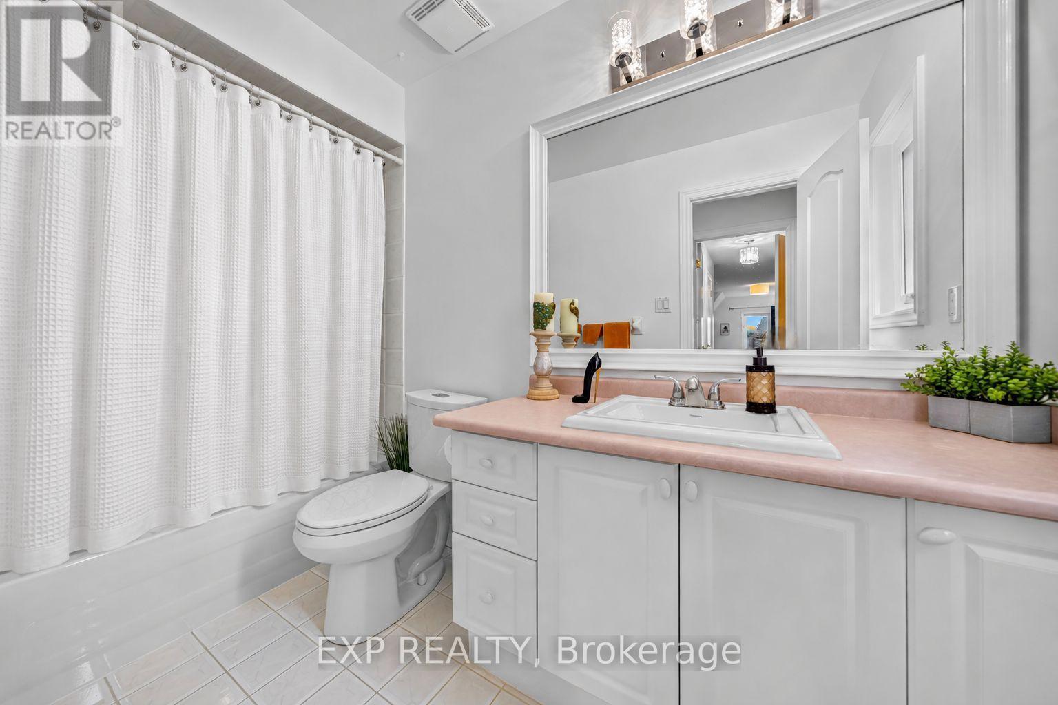 785 Quantra Crescent, Newmarket, ON photo 40