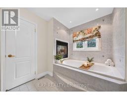 785 Quantra Crescent, Newmarket, ON L3X1M9 Photo 37