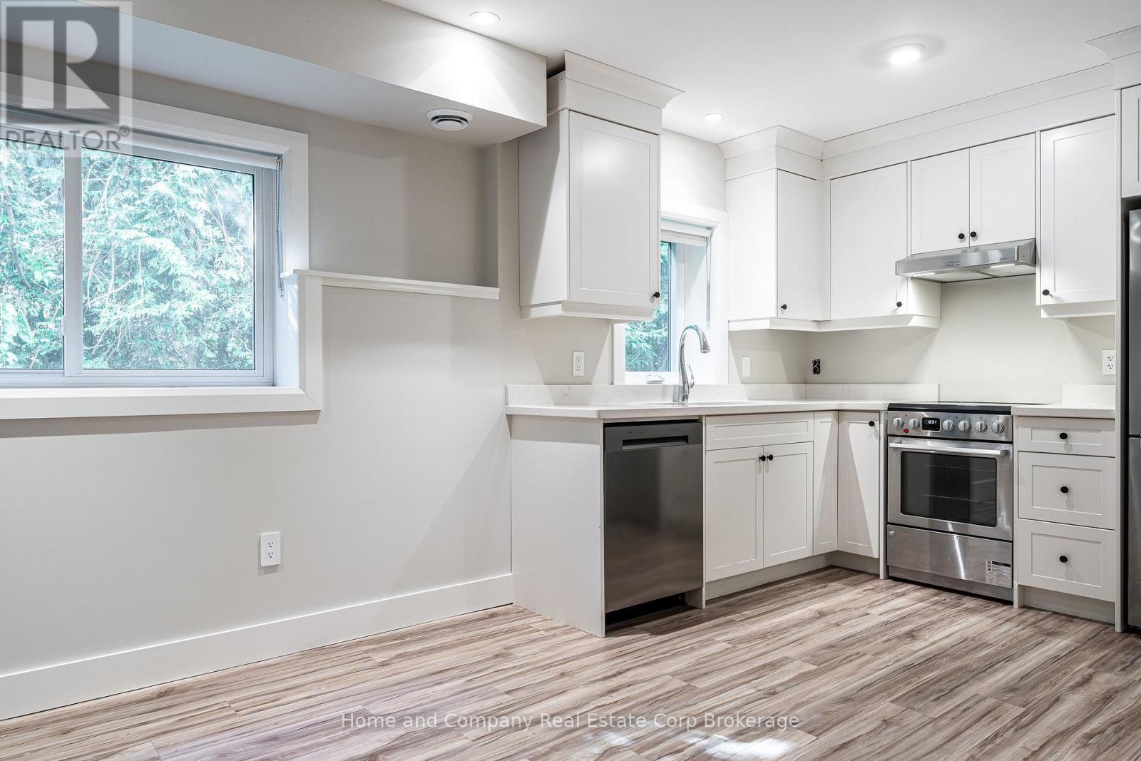 27 Brock Street — photo 11