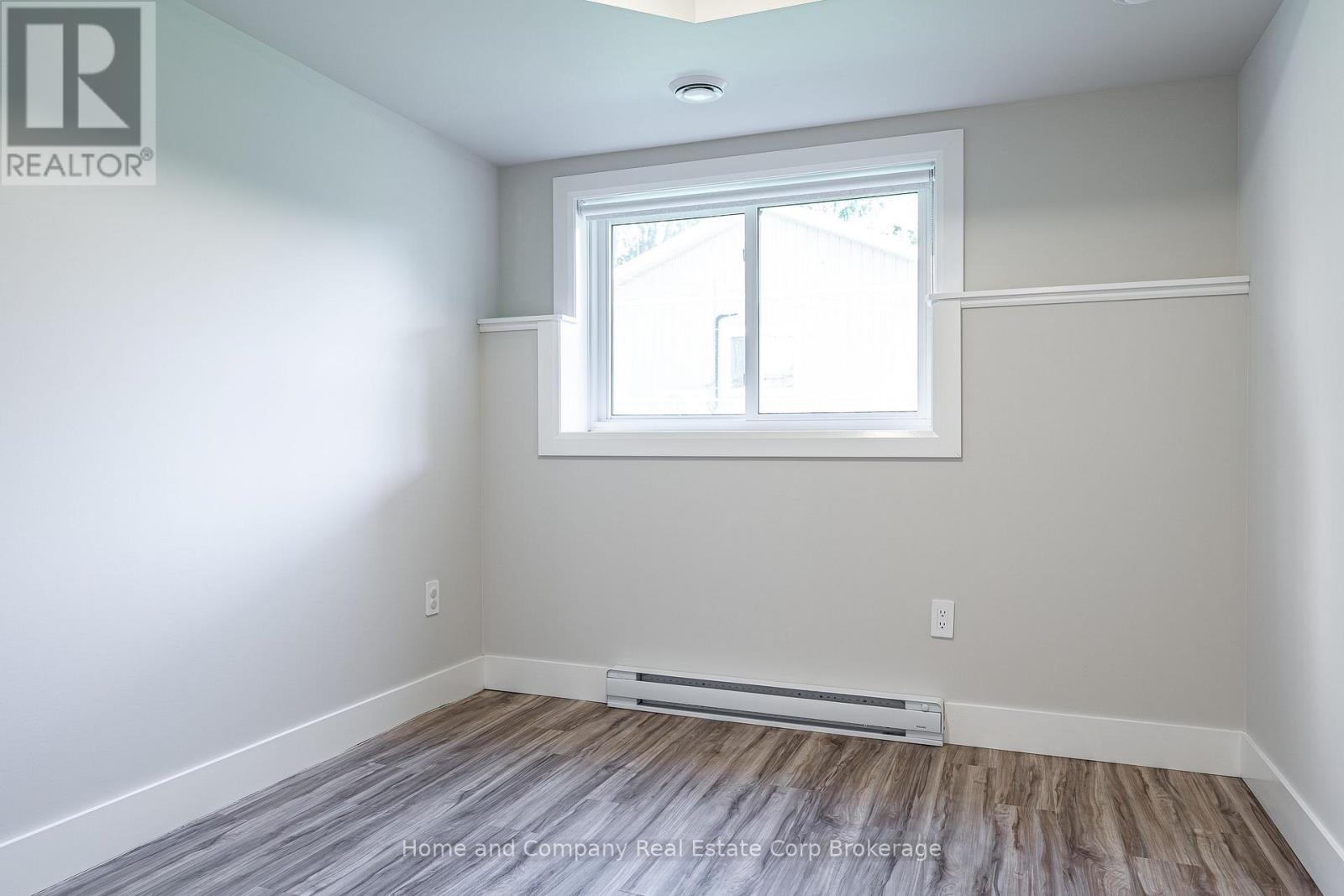 27 Brock Street — photo 15