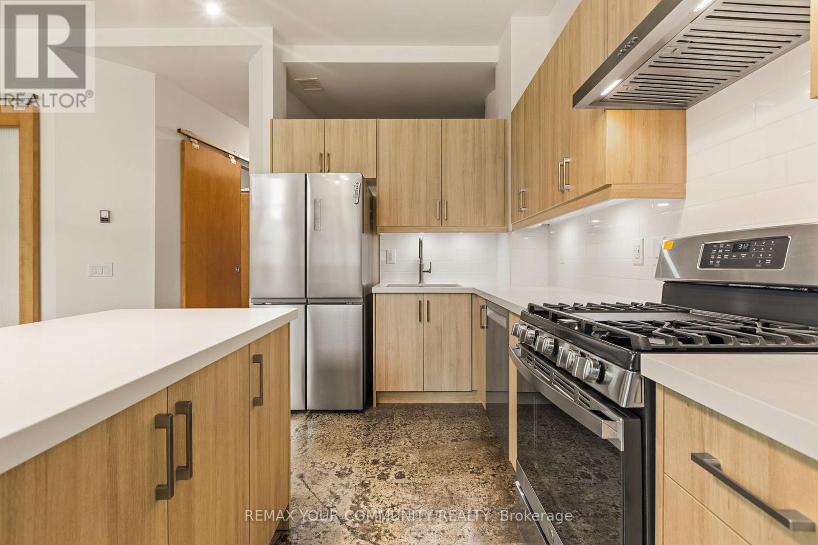 #839 155 DALHOUSIE STREET - 16