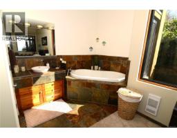 108 554 Marine Dr, Ucluelet, BC V0R3A0 Photo 15